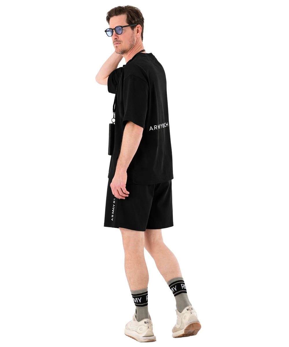 30代、40代にぴったりなメンズアパレルブランドARMYRICHの3Dロゴ