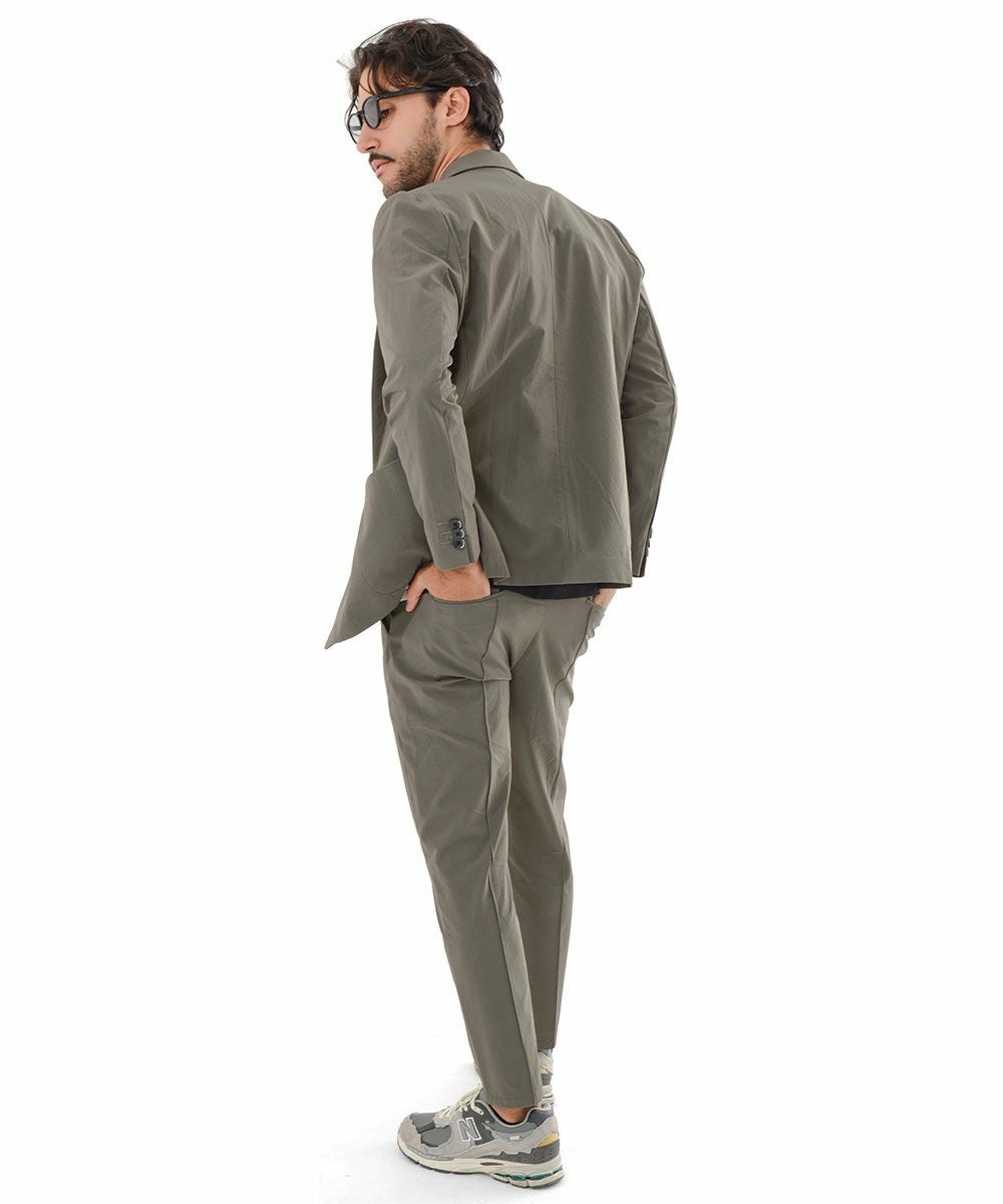 30代、40代にぴったりなメンズアパレルブランドARMYRICHの3Dロゴ